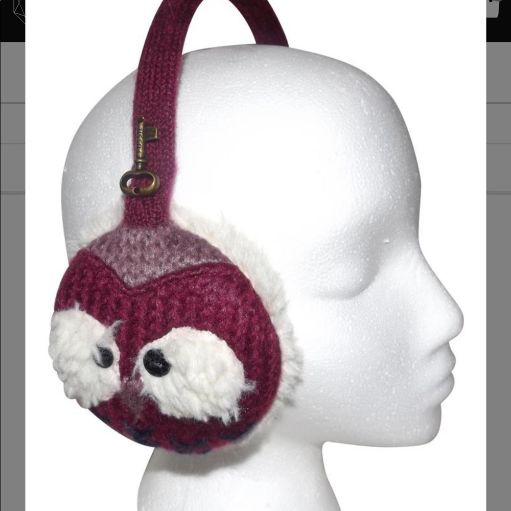 Fossil earmuffs
